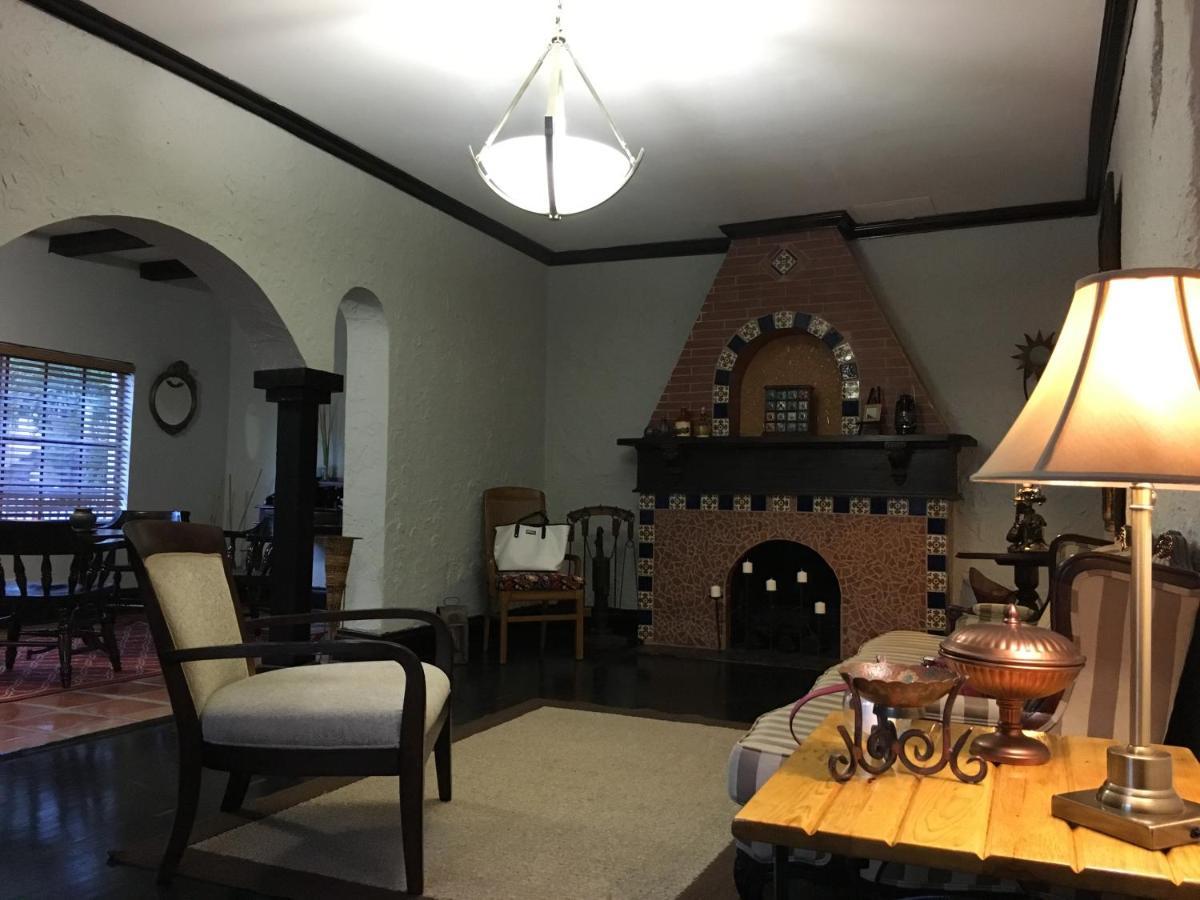 Private Room In The Heart Of Little Havana Miami Bagian luar foto